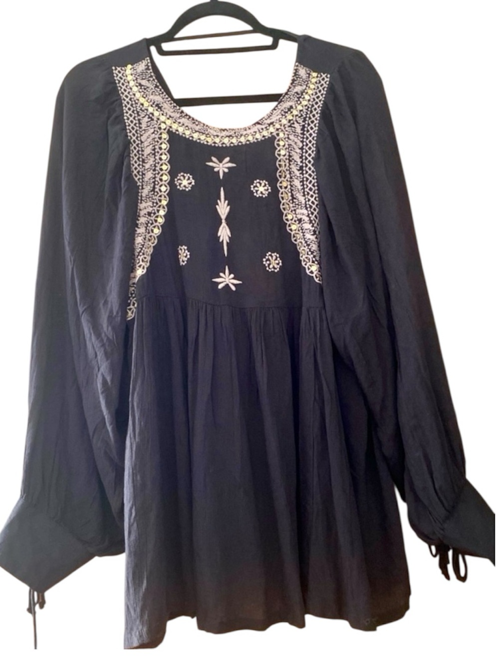 Anandas Collection Embroidered Peasant Blouse Boho Sequin Black Tunic M